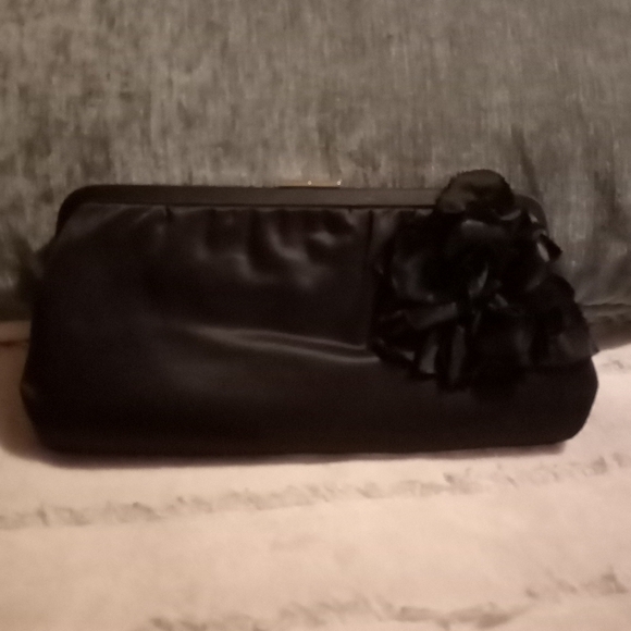 Banana republic clasp clutch Black Floral Feminine (8E) - Picture 5 of 15